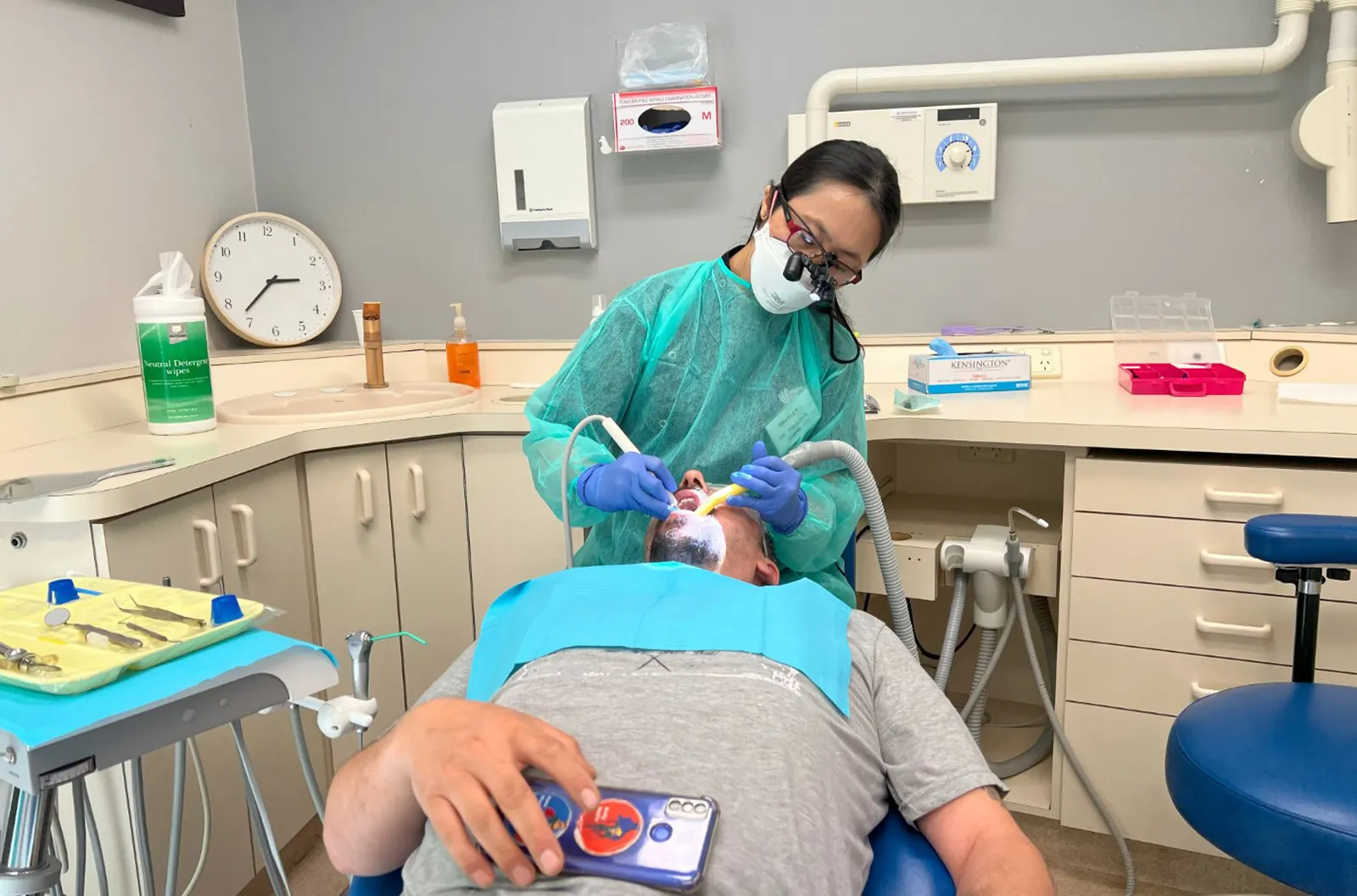 Perth - Perth Free Dental Clinic - The Tzu Chi Perth Liaison Office held its first free dental clinic in 2013 Perth Free Dental Clinic - The Tzu Chi Perth Liaison Office held its first free dental clinic in 2013