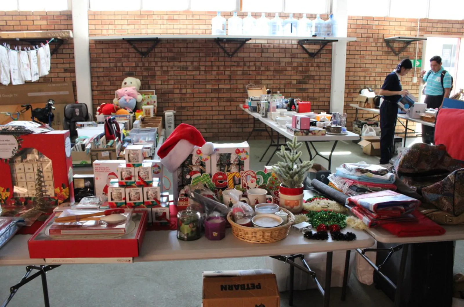 Perth - Second-Hand Charity Sale - Garage became a loving resource-recycling station Second-Hand Charity Sale - Garage became a loving resource-recycling station