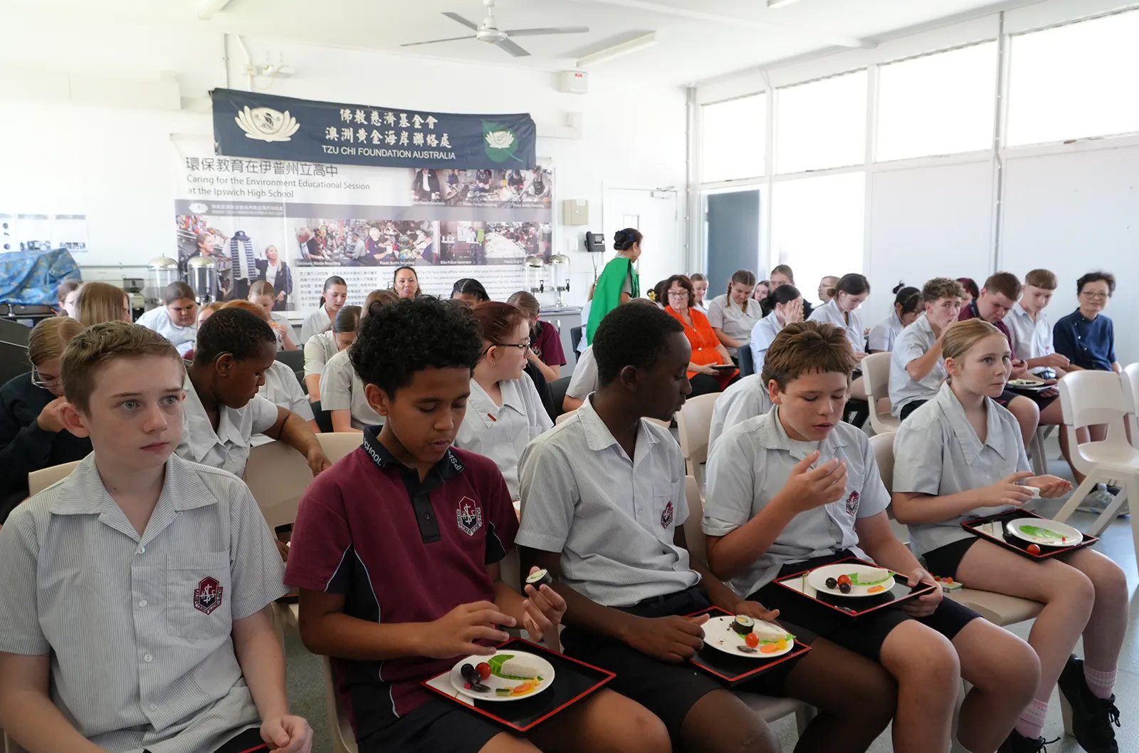 dentalwebsite - Vegetarian Education – October 10, 2025 – High School Students Tasting and Enjoying Vegetarian Sushi (Photo by Hoomie Hung) Vegetarian Education – October 10, 2025 – High School Students Tasting and Enjoying Vegetarian Sushi (Photo by Hoomie Hung)