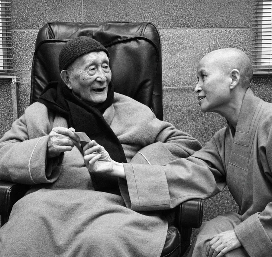 Tzu-Chi-Our founder-02
