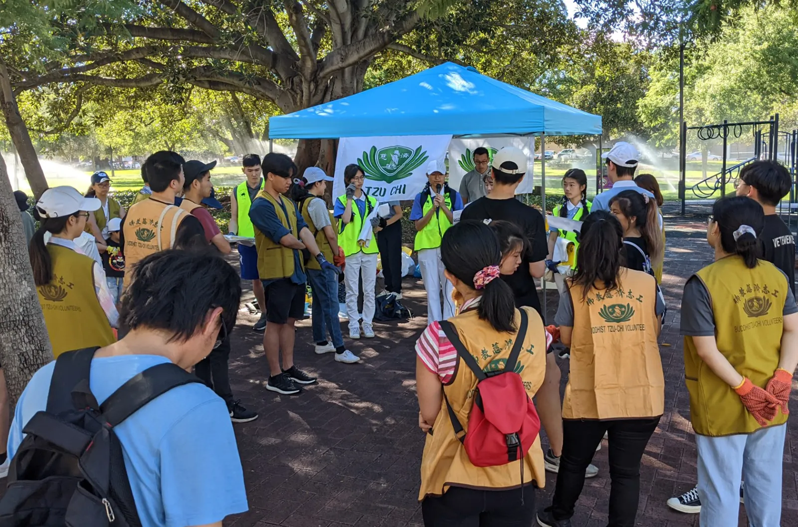 Perth - Clean Up Australia Day - Tzu Ching explained the safety guidelines for the activity and the basics of rubbish sorting Clean Up Australia Day - Tzu Ching explained the safety guidelines for the activity and the basics of rubbish sorting