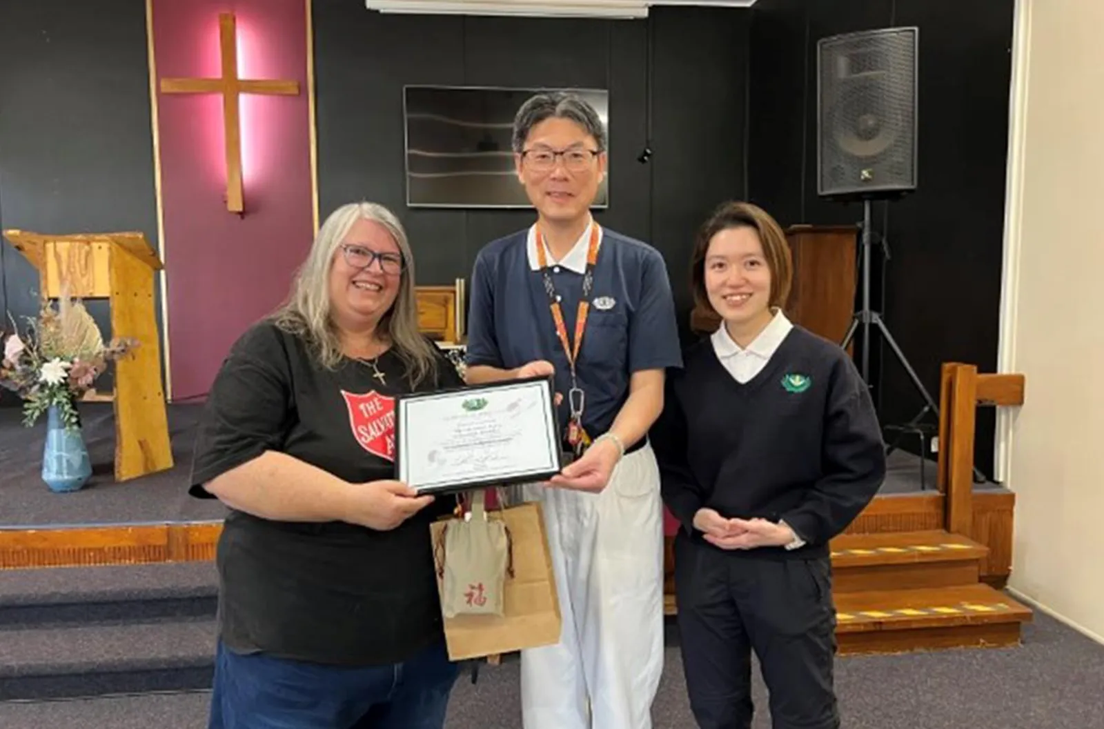 Perth - Kalgoorlie Remote-Area Free Clinic - Salvation Army leader Shirley (far left) generously lent all the space in the Salvation Army community centre to Tzu Chi for the dental free clinic Kalgoorlie Remote-Area Free Clinic - Salvation Army leader Shirley (far left) generously lent all the space in the Salvation Army community centre to Tzu Chi for the dental free clinic