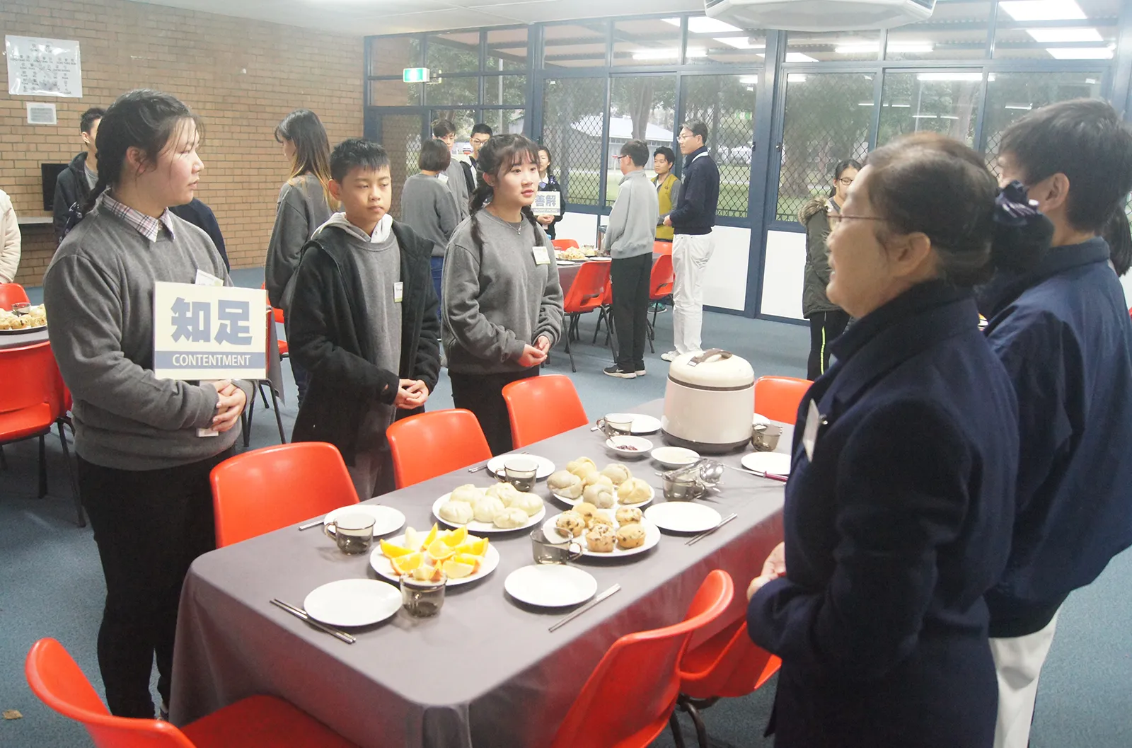 Tzu Chi Collegiate Youth Association (Tzu Ching) Perth - Participants having their meal