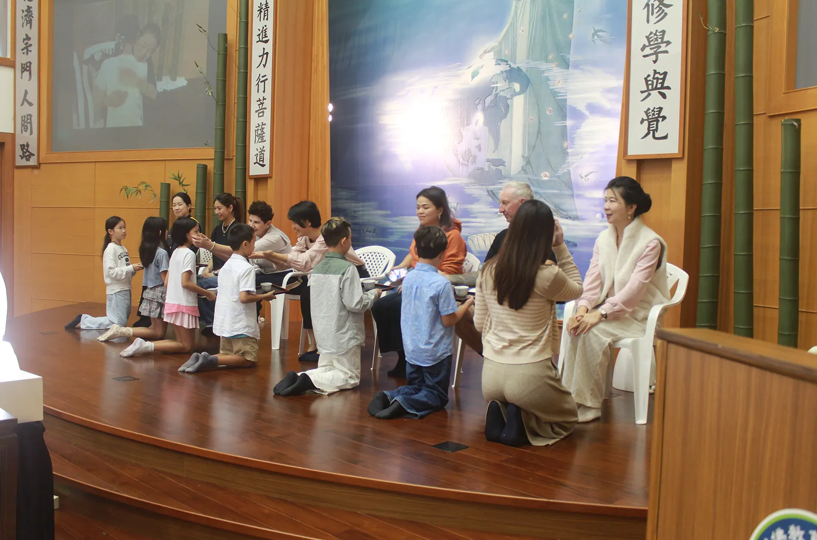 Humanistic Activities – 59th Anniversary Buddha Bathing Ceremony (Photo by Vuong Hoang)