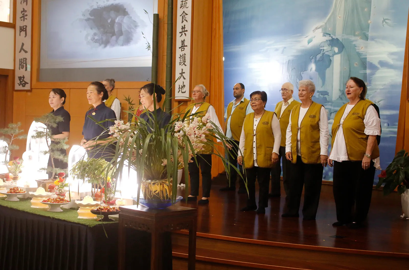 Humanistic Activities – Auspicious Month Gratitude and Blessing Ceremony (Photo by Vuong Hoang)